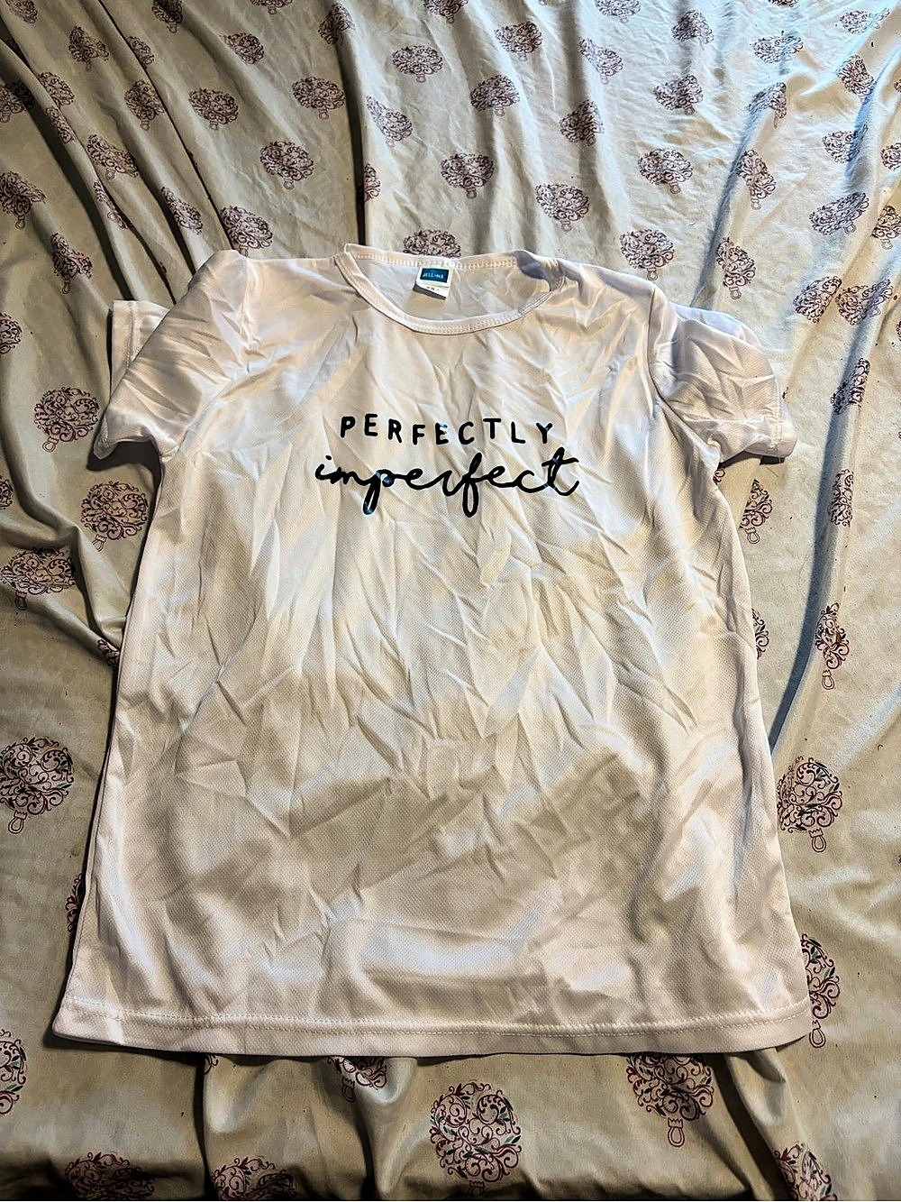 Graphic Short Sleeve Tee in White Like New